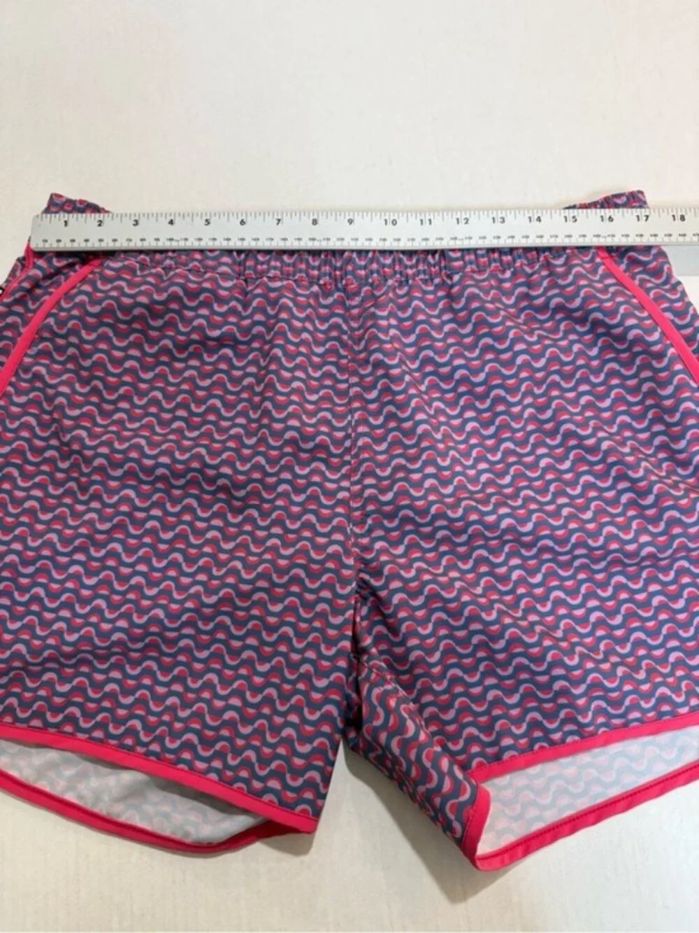 Bonobos Swim Trunks Men’s Large 5” Inseam Geometric Wave Pink Blue Lined Shorts
